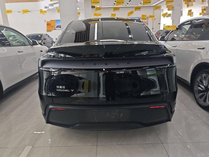 Model Y 2026 RWD photo 5