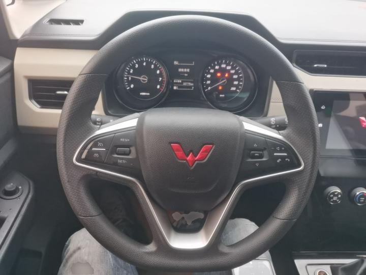 Wuling 2021 1.5T MT Luxury photo 6