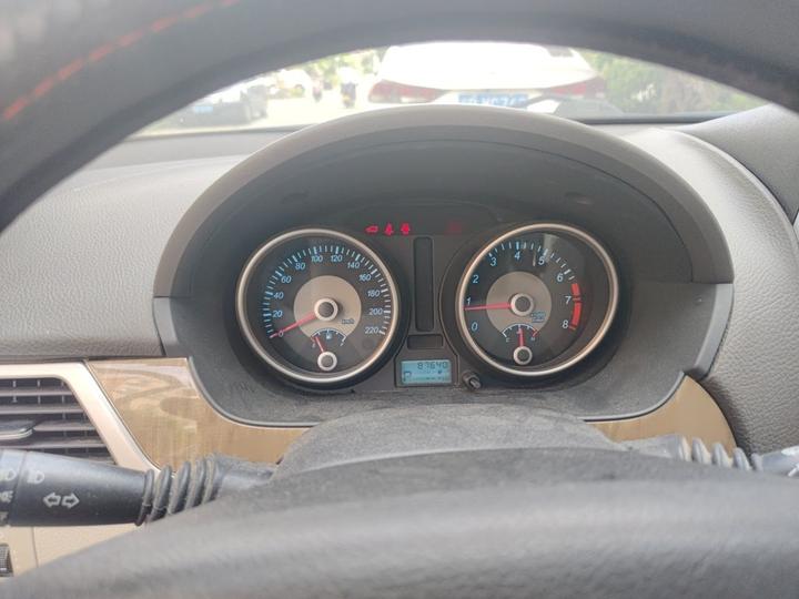 Excelle 2015 1.5L AT Classic photo 4