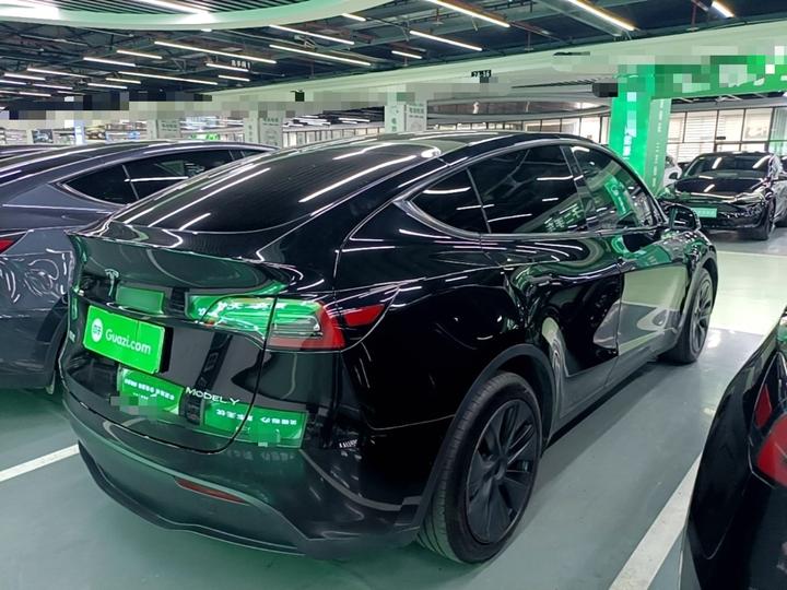 Model Y 2024 RWD photo 4