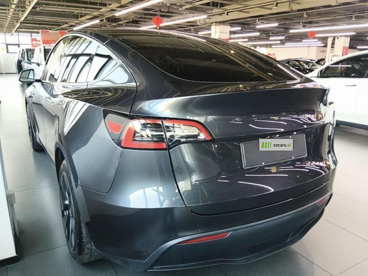 Model Y 2024 RWD photo 4