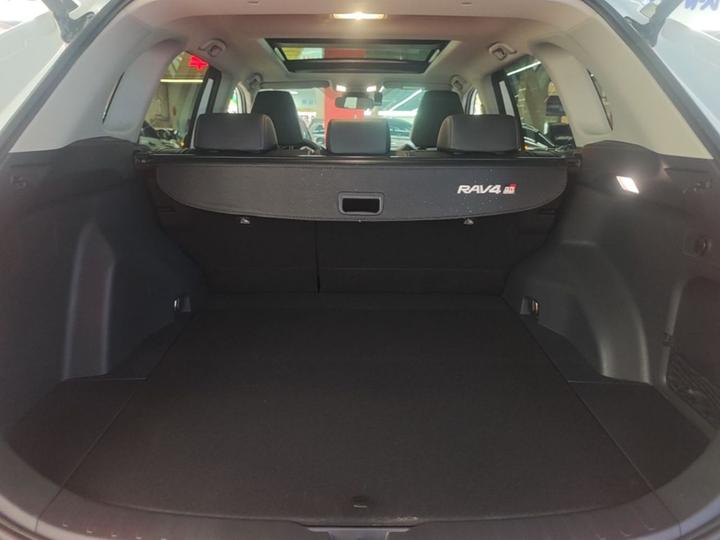 RAV4 2023 2.0L CVT RWD Plus photo 8