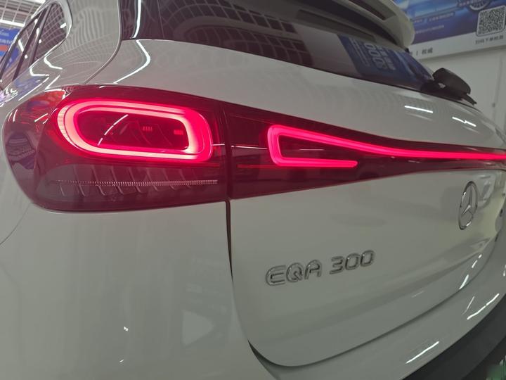 EQA 2022 EQA 300 4MATIC Special photo 3