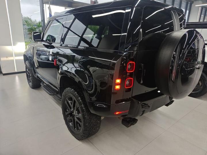 Defender 2023 Facelift 90 3.0T P400 XS photo 4