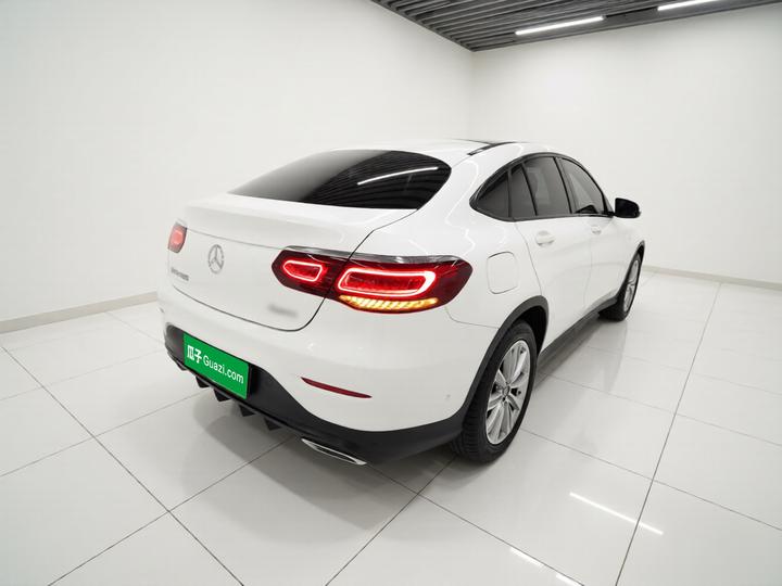 GLC Coupe 2020 GLC 260 4MATIC Coupe SUV photo 4