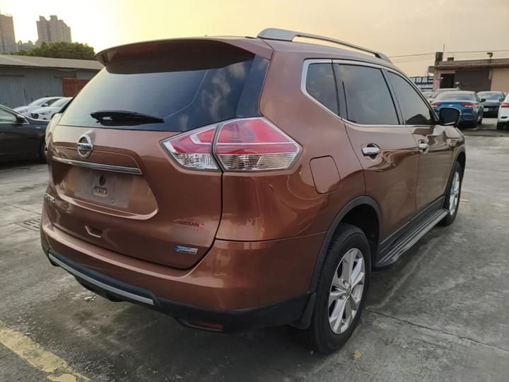 X-Trail 2014 2.0L CVT Comfort 2WD photo 4