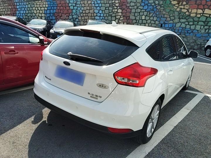 Focus 2017 Hatchback EcoBoost 125 AT Fashion photo 6