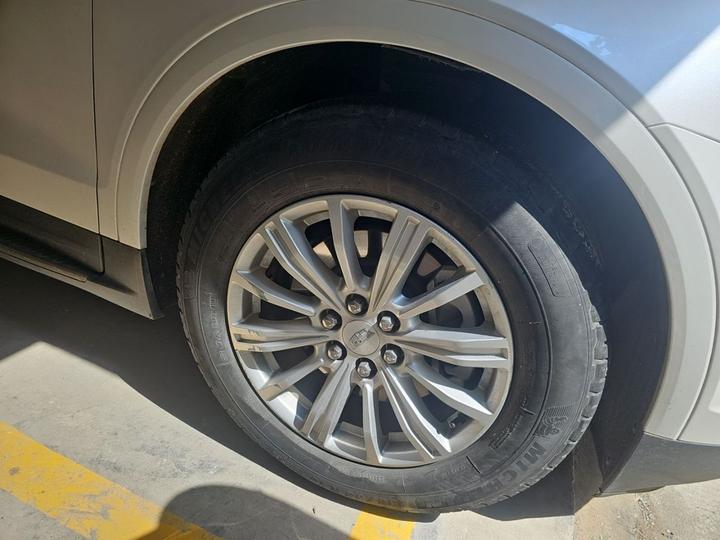 XT5 2018 28E AWD Tech photo 8