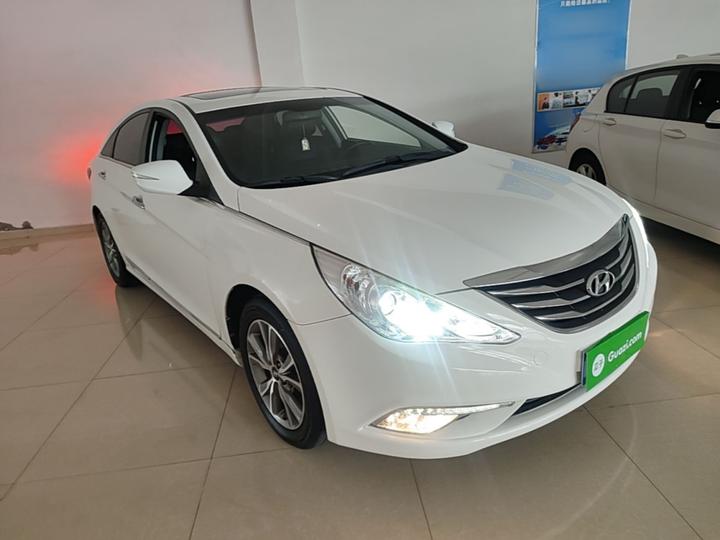 Sonata 2015 Classic 2.0L AT Luxury photo 3