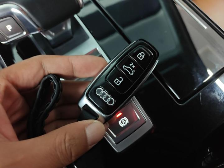 A8 2024 A8L 50 TFSI quattro photo 8
