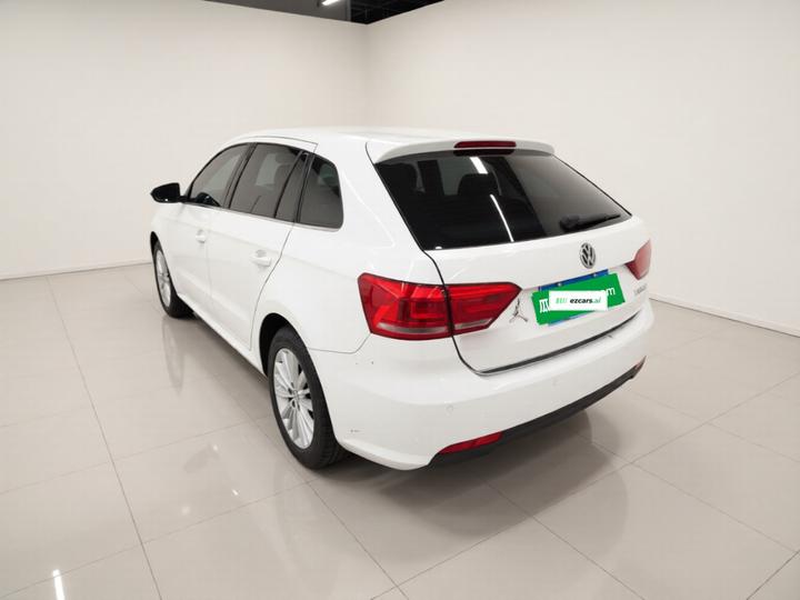 2013 1.6L AT Comfort photo 3