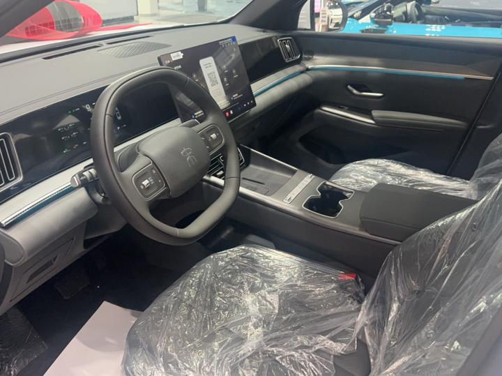 Song Pro EV 2026 Flying Spur DM-i 301KM photo 7