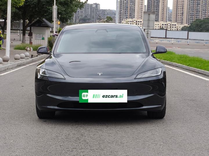 Model 3 2023 RWD photo 2