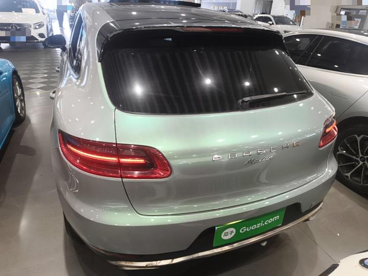 2017 Macan 2.0T photo 5