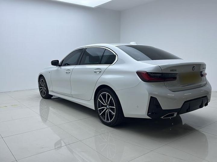 3 Series 2026 325Li M Sport Package photo 4