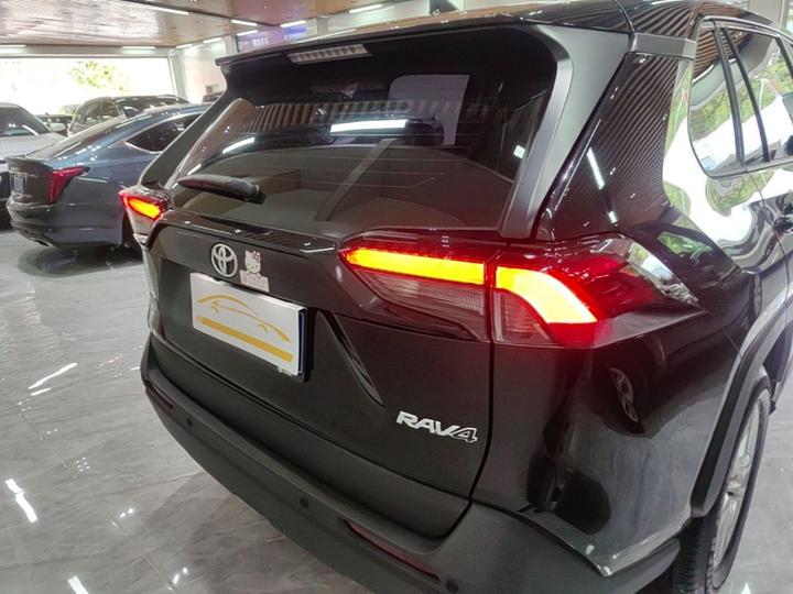 RAV4 2024 2.0L CVT RWD photo 5