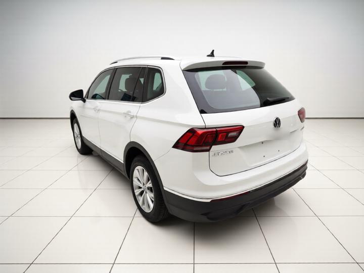 Tiguan L 2024 300TSI AT RWD photo 4