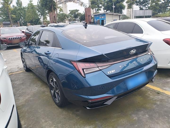 Elantra 2022 1.5L CVT LUX Premium photo 4