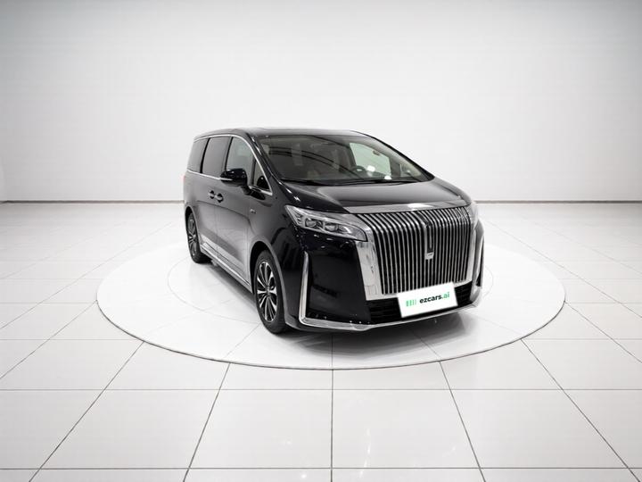 2025 AWD 7 photo 3