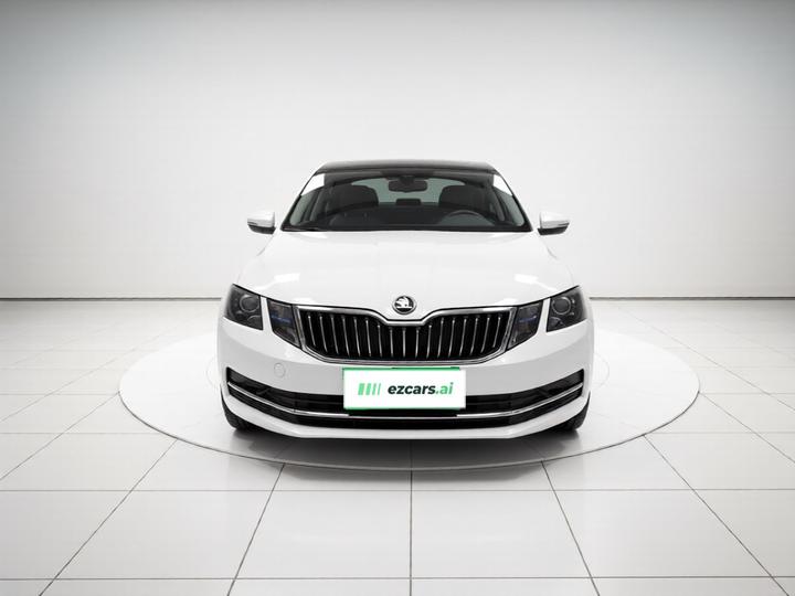 Octavia 2020 1.5L AT Luxury photo 2