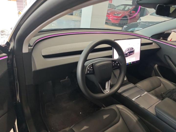 Model 3 2023 RWD photo 5