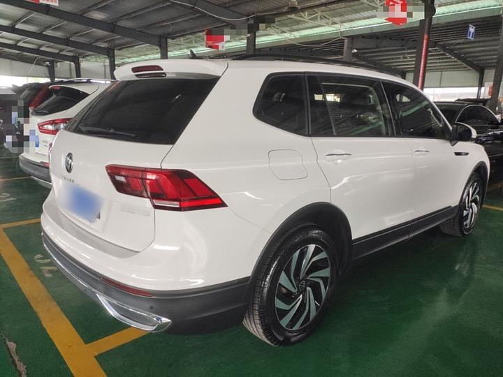 Tiguan L 2022 330TSI AT RWD Comfort photo 4
