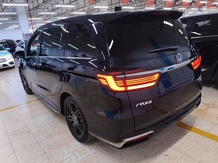 Odyssey 2022 2.0L e:HEV Supreme photo 4