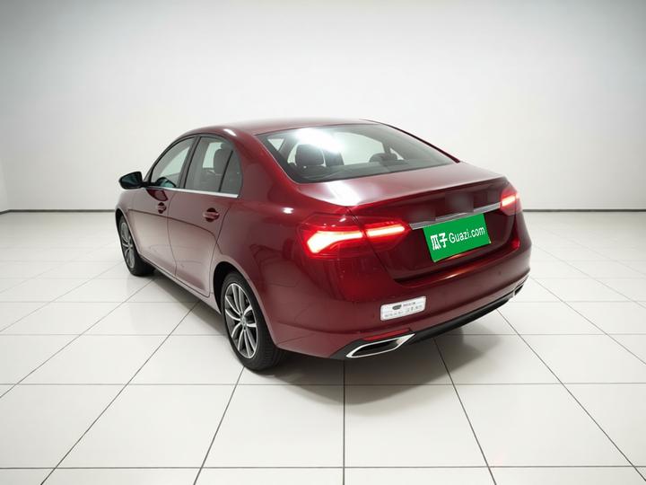 Emgrand 2018 1.5L CVT photo 4