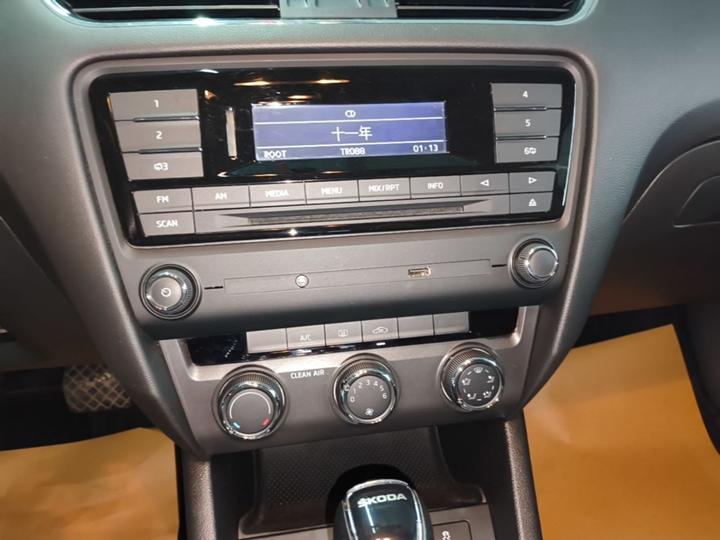 Octavia 2017 Classic 1.6L AT Comfort photo 4