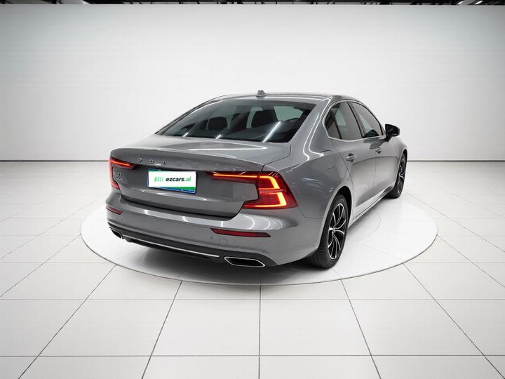 S60 2022 B4 Luxury photo 4