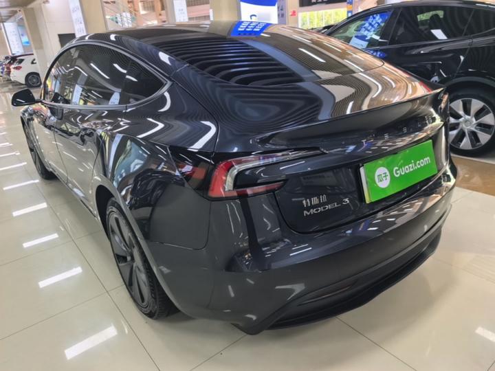 Model 3 2023 RWD photo 4