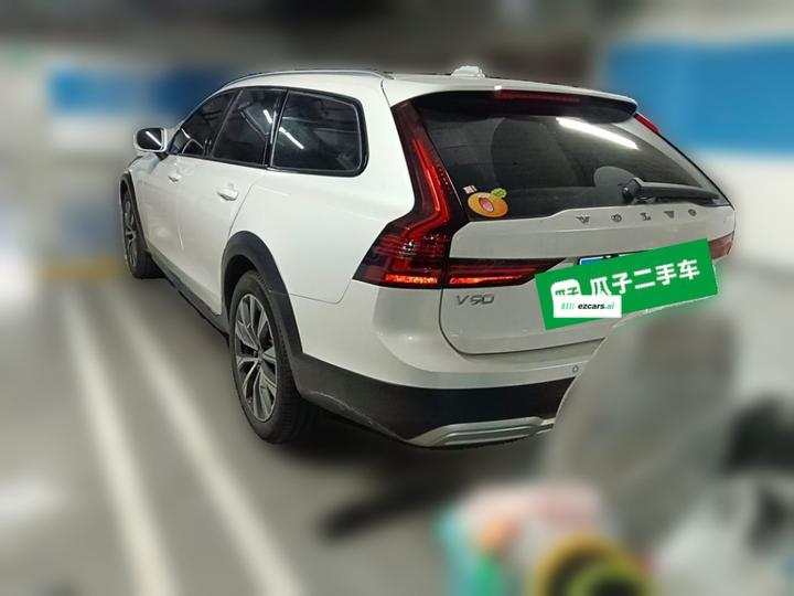 V90 2025 Cross Country B5 AWD photo 4