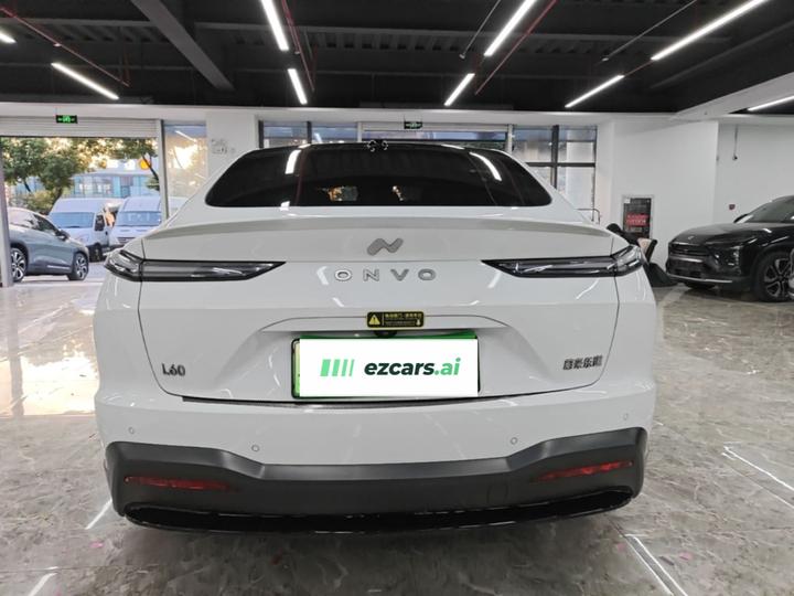 L60 2024 60kWh RWD photo 5