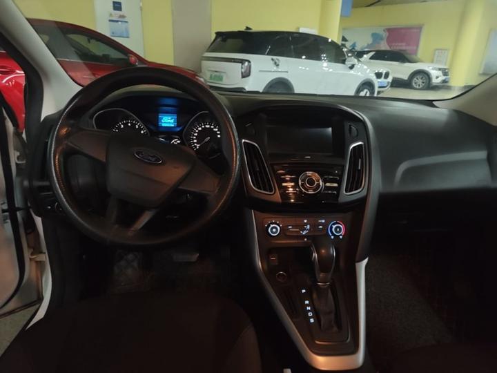 Focus 2018 Hatchback Classic 1.6L AT Comfort photo 6