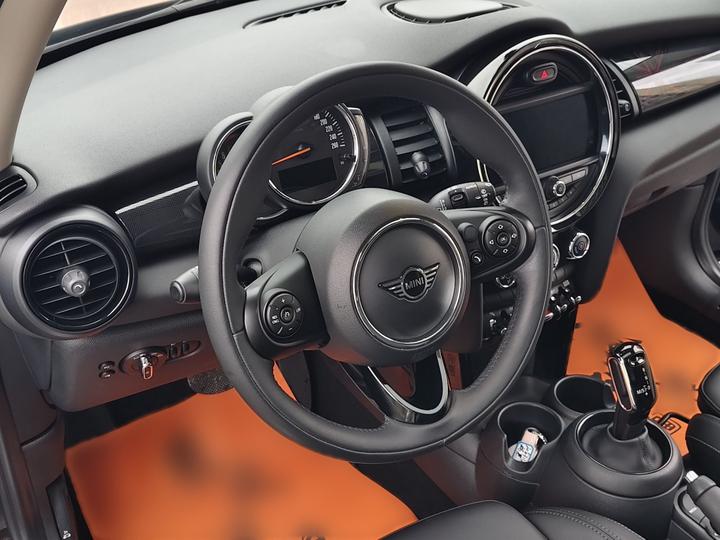 2019 1.5T COOPER Classic photo 2