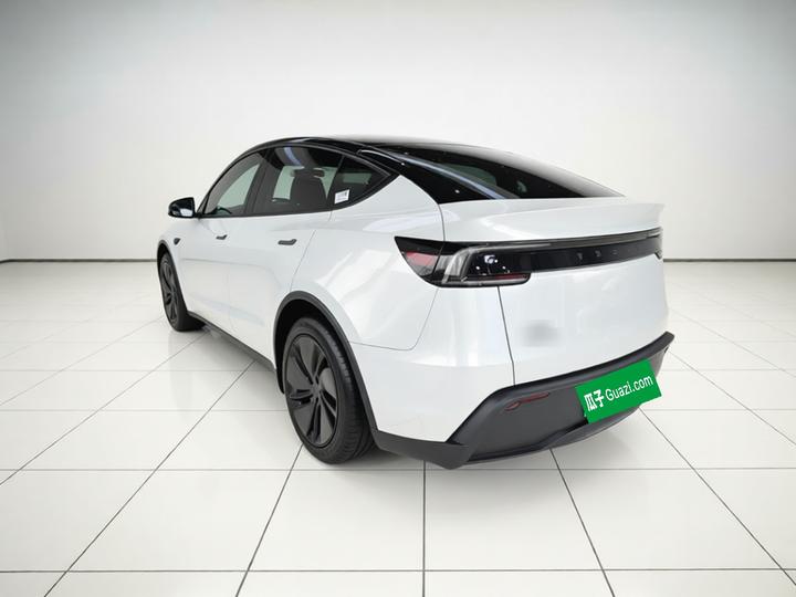 Model Y 2025 RWD photo 4