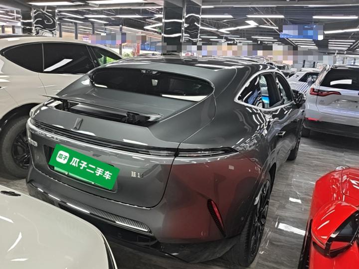 11 2022 Long Range 5-Seater photo 4