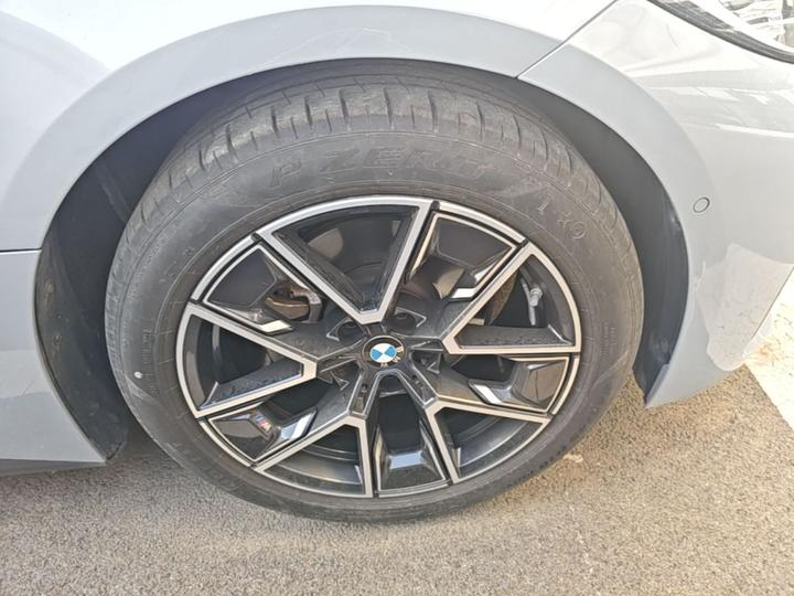 4 Series 2023 425i M Sport Package photo 8
