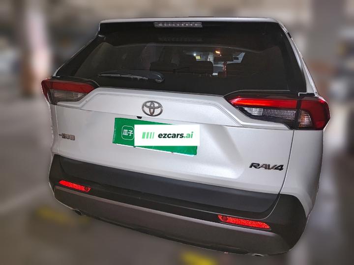 RAV4 2021 2.0L CVT RWD photo 3