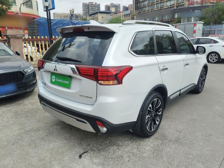 Outlander 2020 2.0L RWD Cruise 5-Seater photo 4