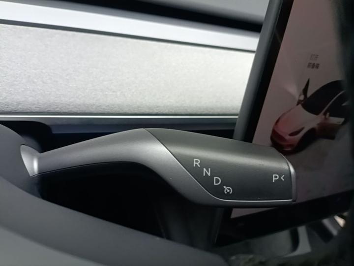Model Y 2024 RWD photo 5