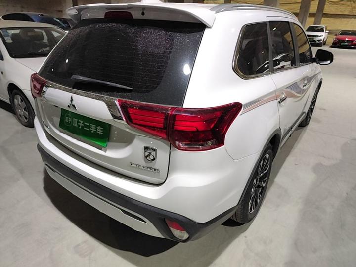 Outlander 2019 2.0L RWD Enjoy 5-Seater China V photo 7