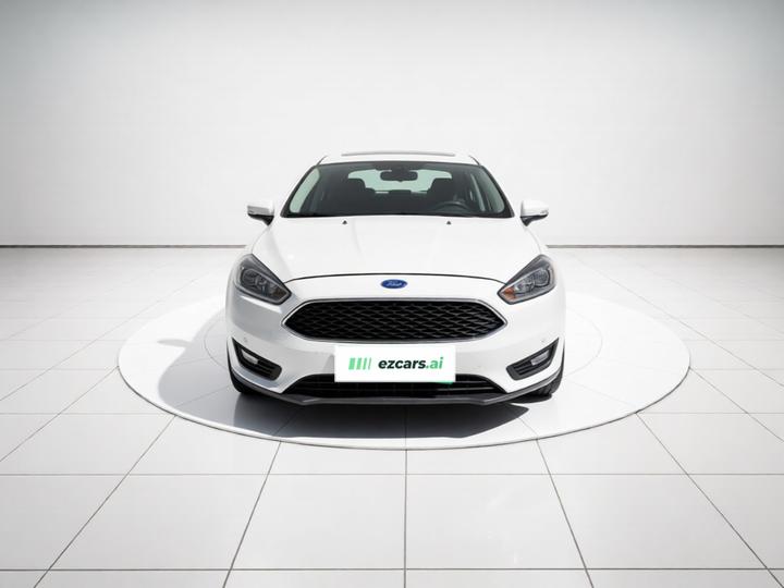 Focus 2015 Hatchback 1.6L AT Comfort photo 2