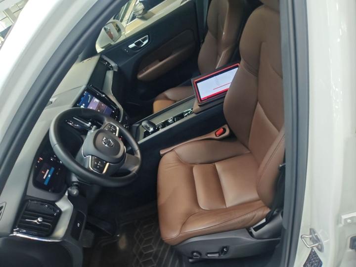 XC60 2024 B5 AWD Luxury photo 5