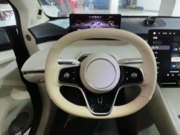 HIMA Luxeed R7 2025 EREV 331km Ultra photo 6