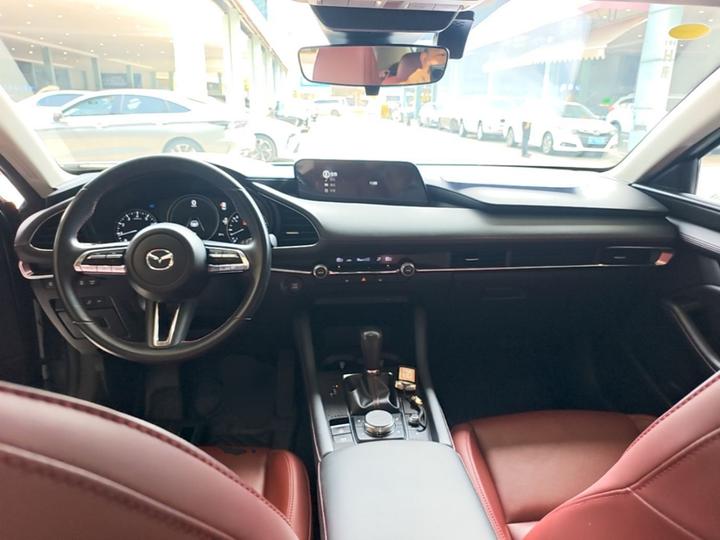 3 Axela 2023 2.0L AT photo 3