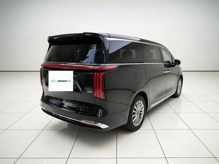 2025 AWD 8 photo 6