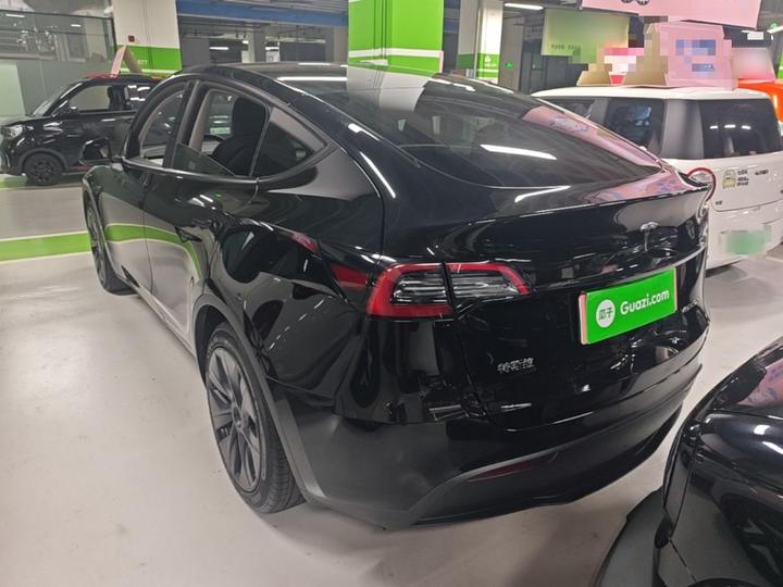 Model Y 2024 RWD photo 4