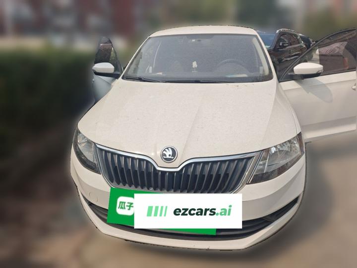 Rapid Spaceback 2018 1.6L MT Standard photo 2