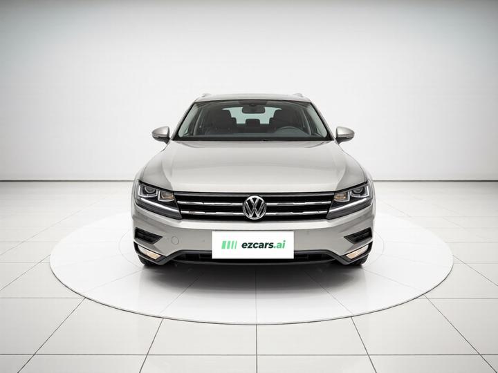 Tiguan L 2018 330TSI AT RWD photo 2